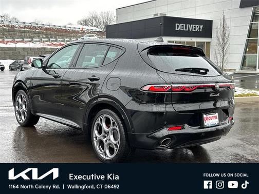 2025 Alfa Romeo Tonale Base