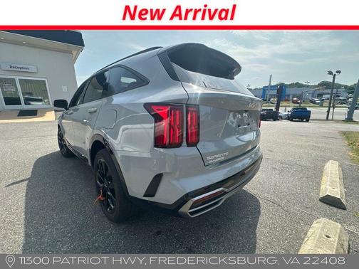 Wolf Gray 2023 Kia Sorento SX