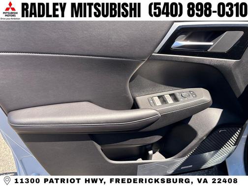 White Diamond 2026 Mitsubishi Outlander LE