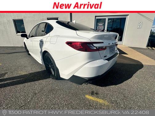 Ice 2025 Toyota Camry SE