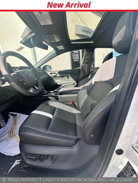 Ice 2025 Toyota Camry SE