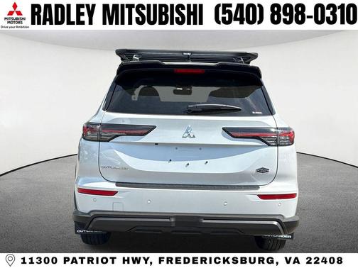 Diamond White 2026 Mitsubishi Outlander Trail Edition