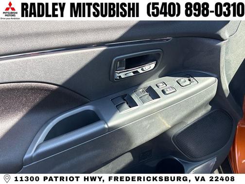 Sunshine Orange 2026 Mitsubishi Outlander Sport 2.0 LE