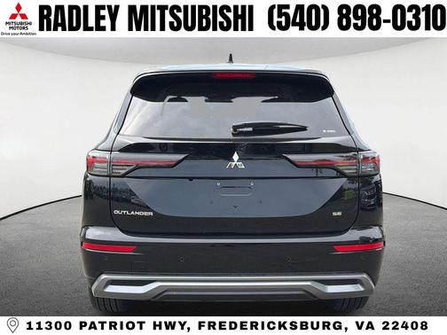 Black 2026 Mitsubishi Outlander SE