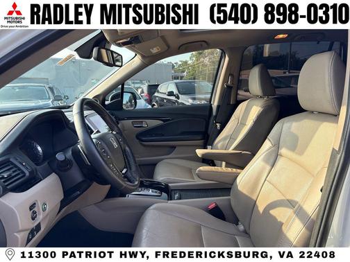 White 2018 Honda Pilot Elite