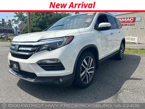 White 2018 Honda Pilot Elite