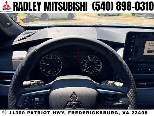 Graphite Gray 2026 Mitsubishi Outlander LE