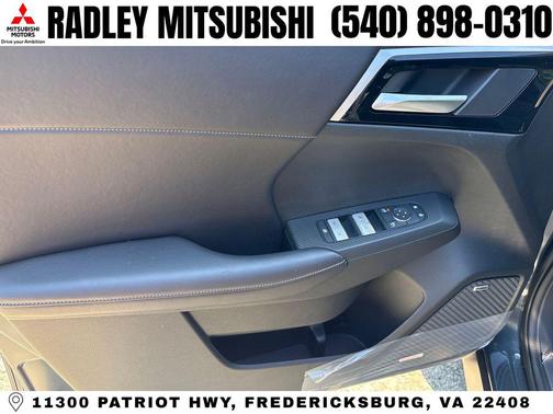 Graphite Gray 2026 Mitsubishi Outlander LE