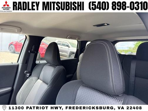 White Diamond 2026 Mitsubishi Outlander ES