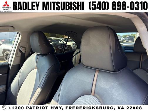 Pearl 2020 Toyota Camry Hybrid XLE