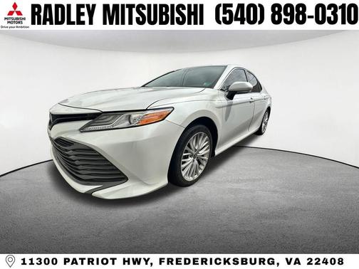 Pearl 2020 Toyota Camry Hybrid XLE