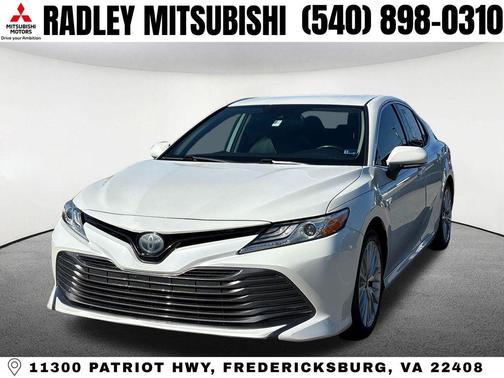 Pearl 2020 Toyota Camry Hybrid XLE