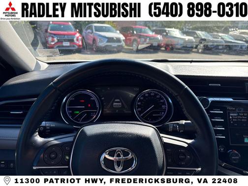 Pearl 2020 Toyota Camry Hybrid XLE