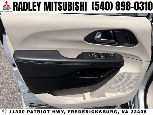 Silver Mist 2024 Chrysler Pacifica Hybrid Select