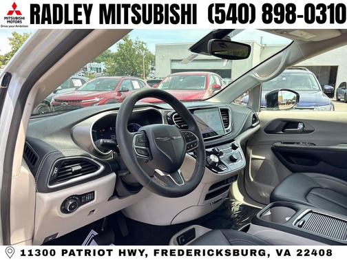Silver Mist 2024 Chrysler Pacifica Hybrid Select