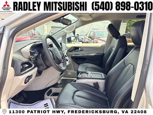 Silver Mist 2024 Chrysler Pacifica Hybrid Select