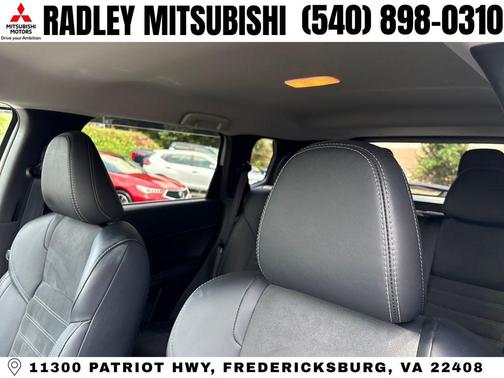 White 2024 Mitsubishi Outlander SE