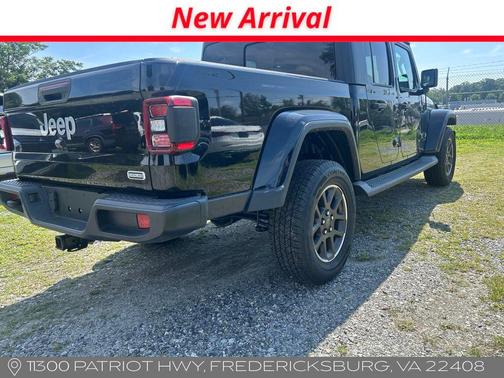 Black 2022 Jeep Gladiator Overland