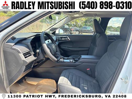 White Diamond 2026 Mitsubishi Outlander SE