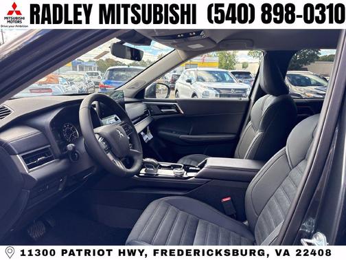 Graphite Gray 2026 Mitsubishi Outlander SE