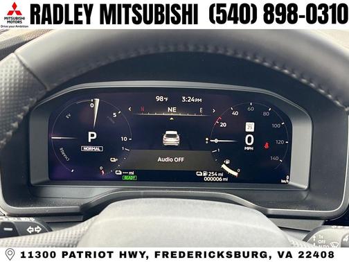 White Diamond 2026 Mitsubishi Outlander SE