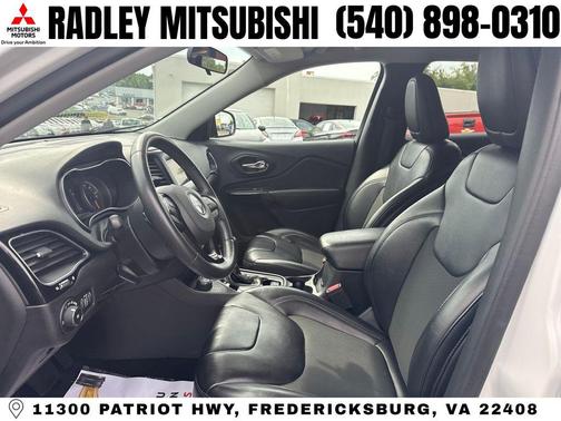 Bright White Clearcoat 2019 Jeep Cherokee Latitude Plus