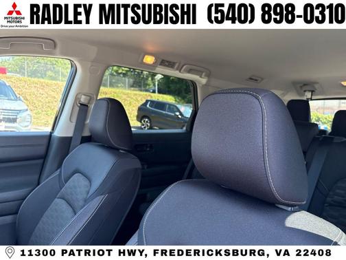 Black 2024 Nissan Pathfinder SV