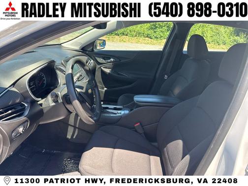 Summit White 2018 Chevrolet Malibu Hybrid