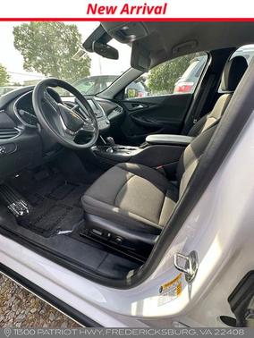Summit White 2018 Chevrolet Malibu Hybrid