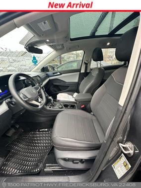 Platinum Gray Metallic 2024 Volkswagen Taos 1.5T SE
