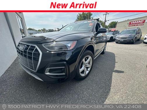 Mythos Black Metallic 2023 Audi Q5 40 Premium