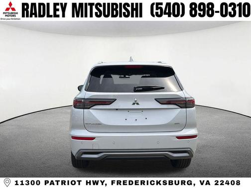 Diamond White 2026 Mitsubishi Outlander SEL