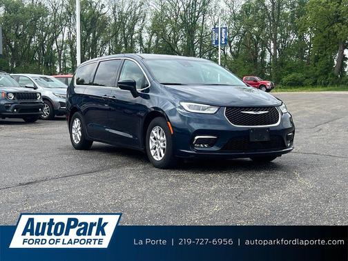 Fathom Blue Pearlcoat 2023 Chrysler Pacifica Touring-L