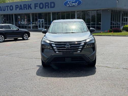 Gun Metallic 2024 Nissan Rogue S