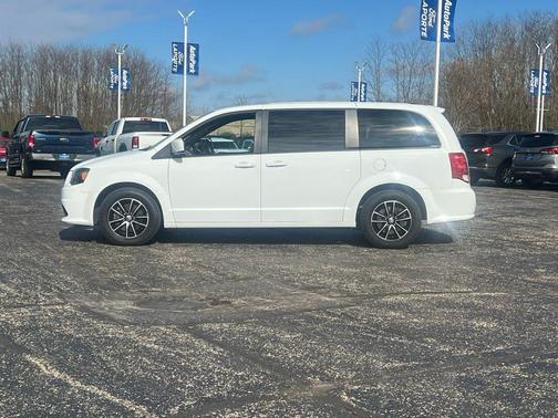 White Knuckle Clearcoat 2019 Dodge Grand Caravan GT