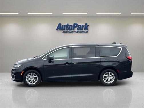 2023 Chrysler Pacifica Touring-L