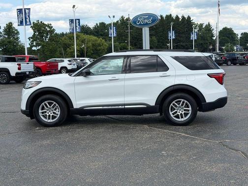 Oxford White 2025 Ford Explorer Active
