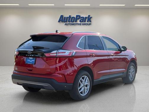 Rapid Red Metallic Tinted Clearcoat 2023 Ford Edge SEL