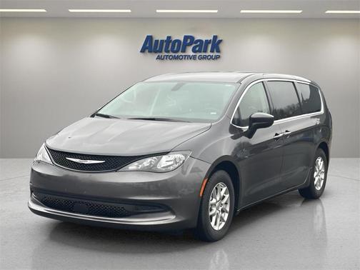 2022 Chrysler Voyager LX