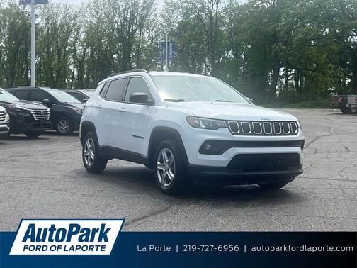Bright White Clearcoat 2024 Jeep Compass Latitude