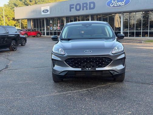 Carbonized Gray Metallic 2021 Ford Escape SE