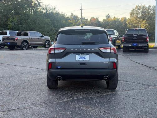 Carbonized Gray Metallic 2021 Ford Escape SE