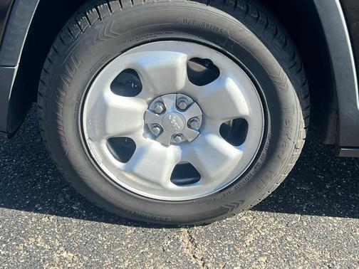 2017 Jeep Cherokee Sport