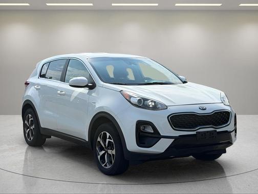 Clear White 2021 Kia Sportage LX