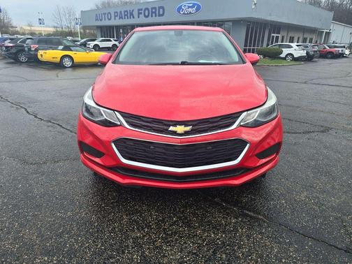 Red 2017 Chevrolet Cruze LT