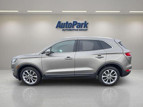 Luxe Metallic 2016 Lincoln MKC Select