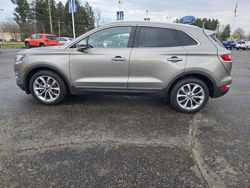 Luxe Metallic 2016 Lincoln MKC Select