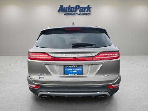 Luxe Metallic 2016 Lincoln MKC Select