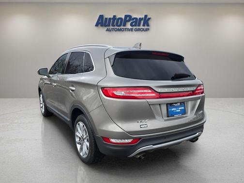 Luxe Metallic 2016 Lincoln MKC Select