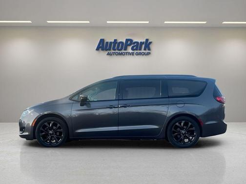 2020 Chrysler Pacifica Touring-L